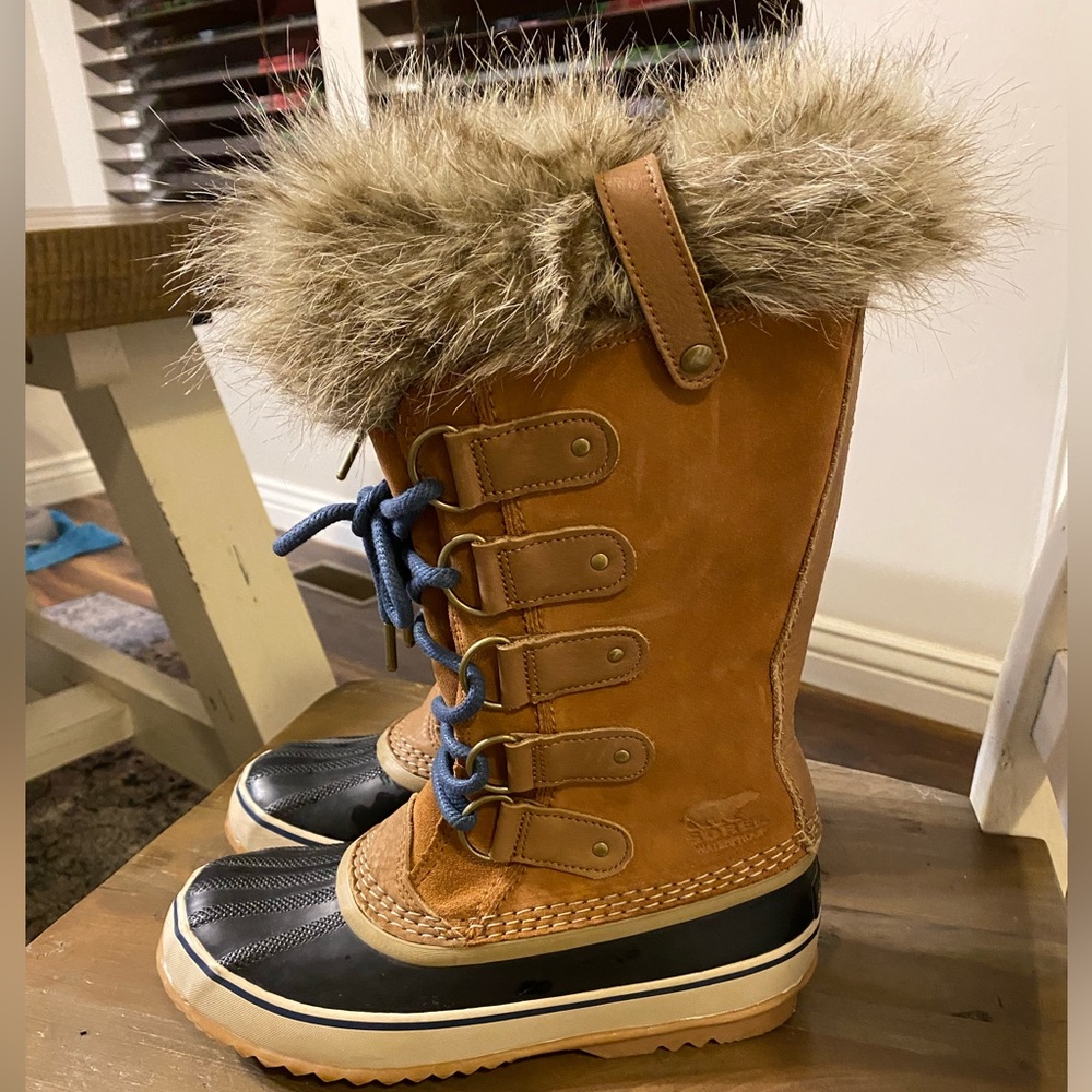 Sorel Joan of Arc waterproof boot. Size 8.